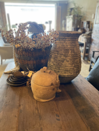 Prachtige oude vergrijsd  stenen pot kruik vaas landelijk stoer vintage verweerd doorleefd