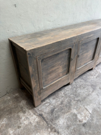 Stoer groot vergrijsd houten dressoir kast wandkast Sidetable landelijk 212 cm tv televisie. 116