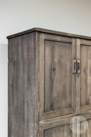 Oude vergrijsd houten kast 4 deurs landelijk uniek stoer gezandstraald 148 x 79 x 43 cm rustiek verweerd