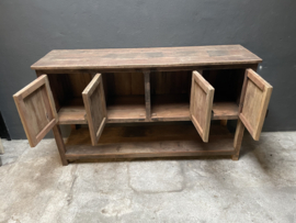 Stoer houten sidetable tafel wastafel werkbank bassano deurtjes en onderplank dressoir bureau landelijk stoer robuust vergrijsd hout kookeiland keukeneiland wandtafel sideboard