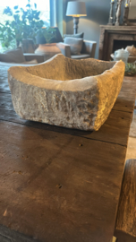 Oude stenen hardstenen wasbak trog schaal kom bak buitenkeuken toilet gootsteen stoer landelijk sober 34x26 H14