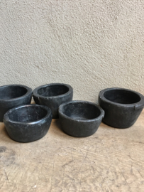 Stoer oud grijs stenen potje pot bakje lepelbakje voerbakje servies  hardstenen hardsteen steen suikerpot robuust oude look suikerpotje bloempotje landelijk stoer steen