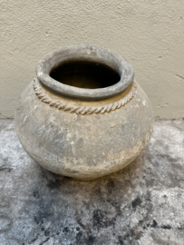 oude grijs stenen kruik pot grijze mega landelijk olijfpot olijfkruik waterkruik 46 cm hoog 47 cm doorsnede nr 52