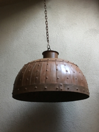 Stoere metalen hanglamp losse kap 50 cm bruin metaal stoer robuust industrieel ketel studs oud beslag landelijk fabriekslamp