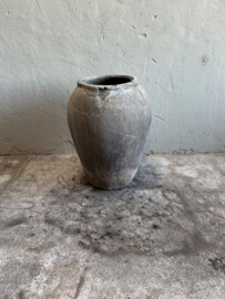 Oud stenen kruik olijfkruik waterkruik pot vaas 60 cm hoog 44 cm doorsnede landelijk antieke pot nr 92