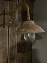 Metalen wandlamp Stallamp buitenlamp buitenverlichting metalen kap roest glazen stolp landelijk industrieel vintage stoer