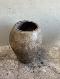Prachtige grote stenen kruik vaas bloempot vaas landelijk sober bruin bruine grijs beige vergrijsd H73 x 49 cm
