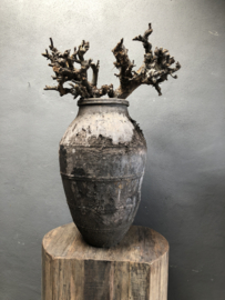Prachtige oude stenen pot kruik vaas grijs bruin zwart doorleefd verweerd landelijk stoer