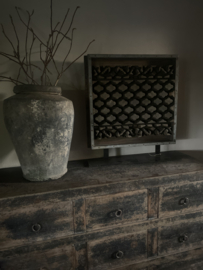 Groot Oud vergrijsd houten mal ornament op voet raamscherm decoratie paneel  landelijk stoer industrieel vintage