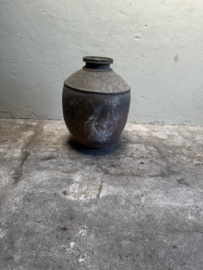 Prachtige vergrijsd antieke claypot Nepal kruik stenen vaas pot landelijk stoer sober vintage 64 x 48 cm