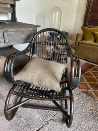 Zwarte grijze vergrijsd houten rotan rieten fauteuil stoel lounge Hoffz vintage zwart landelijk