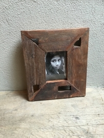 Grote houten  fotolijst lijstje prent zwart wit foto vintage grof ruw houten lijst vintage hout landelijke stijl