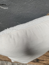 Stoer lichtgrijs beige kussen inclusief vulling 40 x 40 cm