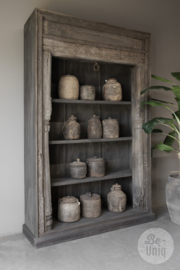 Hele gave grote oude vergrijsd doorleefd houten kast imposant 257 x 167 x 48 cm legplanken boekenkast keuken servieskast keukenkast  sober landelijk stoer groot hout vergrijsd boekenkast keukenkast winkelkast uniek , heel gaaf!!