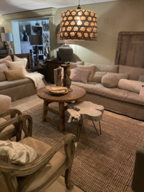Hele stoere robuuste ronde grof houten salontafel bijzettafel rond hout nerf stoer landelijk