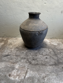 Prachtige antieke claypot Nepal kruik stenen vaas pot landelijk stoer sober vintage 62 x 46 cm