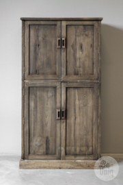 Oude vergrijsd houten kast 4 deurs landelijk uniek stoer gezandstraald 148 x 79 x 43 cm rustiek verweerd