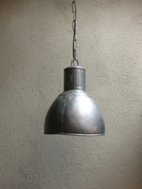 Grijze metalen hanglamp kap landelijk industrieel vintage korflamp ketel