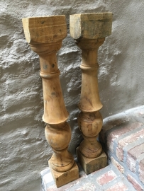 Oude naturel houten baluster console kandelaar robuust pilaar sokkel stoer