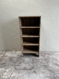 Stoer oud houten railway truckwood hout kast kastje schap rek vakken vakkenkast handdoeken schoenen rek schap industrieel landelijk vintage