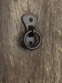 Bruin metalen handvat ring ringetje metaal knop knopje deurknop deurknopje