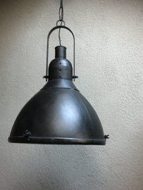 Industriele hanglamp fabriekslamp landelijk metaal zwart zwarte stoer industrieel