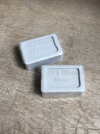 Heerlijke Franse zeep france savon de Marseille grijs grijze opium