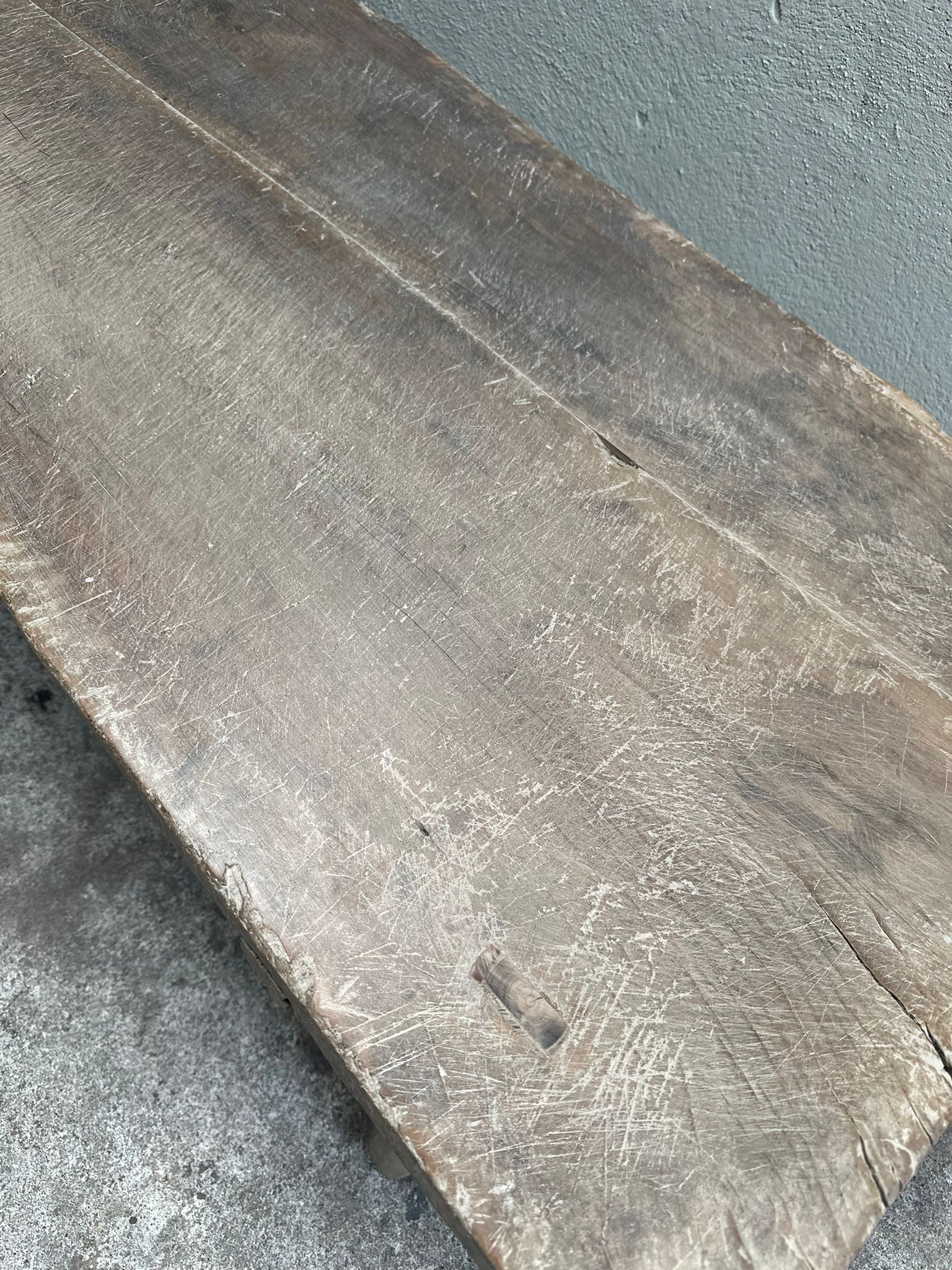 Prachtige organische oude vergrijsd houten salontafel lounge tafel landelijk stoer sober 125 x 60 x H38 cm
