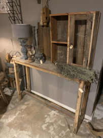 Oude doorleefd vergrijsd houten sidetable 120 cm buro bureau oud metalen beslag landelijk oud hout stoer boerentafel