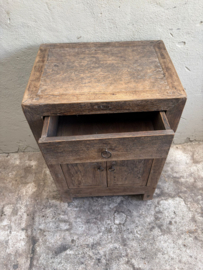 Uniek oud vergrijsd houten kastje 2 deur lade H80 x B54 x D40 cm landelijk stoer kast
