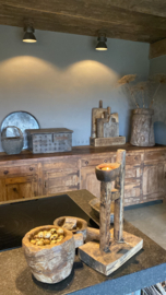 Heel gaaf groot oud antiek houten dressoir kast werkbank keukenblok keukenkast stoer landelijk industrieel vintage