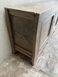 Stoer groot vergrijsd houten dressoir kast wandkast Sidetable landelijk 212 cm tv televisie. 116