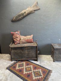 Stoere vintage kussen kussens 60 x 40 cm kelim Ooster roodbruin tinten landelijk stoer boho Perzisch