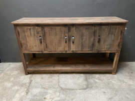 Stoer houten sidetable tafel wastafel werkbank bassano deurtjes en onderplank dressoir bureau landelijk stoer robuust vergrijsd hout kookeiland keukeneiland wandtafel sideboard