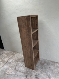 Stoere hoge smalle oude vergrijsd houten kast railway keukenkast roomdivider kamerscherm boekenkast legplanken schap rek winkel truckwood landelijk robuust boekenkast 160 x 50 x D35 cm schap handdoeken badkamer keuken rek grof stoer hout SEP