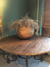 Prachtige grote houten ronde tafel teakhouten teakhout houten blad 160 cm smeedijzeren onderstel landelijk stoer industrieel