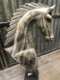 Vergrijsd houten Paard op statief landelijk stoer beeld ornament horse