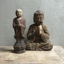 Prachtige groot oude houten buddha Boedha Boeddha budha monnik monniken beeld beeldje oud landelijk