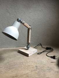 Vintage industriële lamp wandlamp bedlamp bedlampje wandlampje industrieel landelijk grijs bruin tafellamp Burolamp bureaulamp landelijk industrieel hout metaal zink zinken