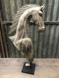 Vergrijsd houten Paard op statief landelijk stoer beeld ornament horse