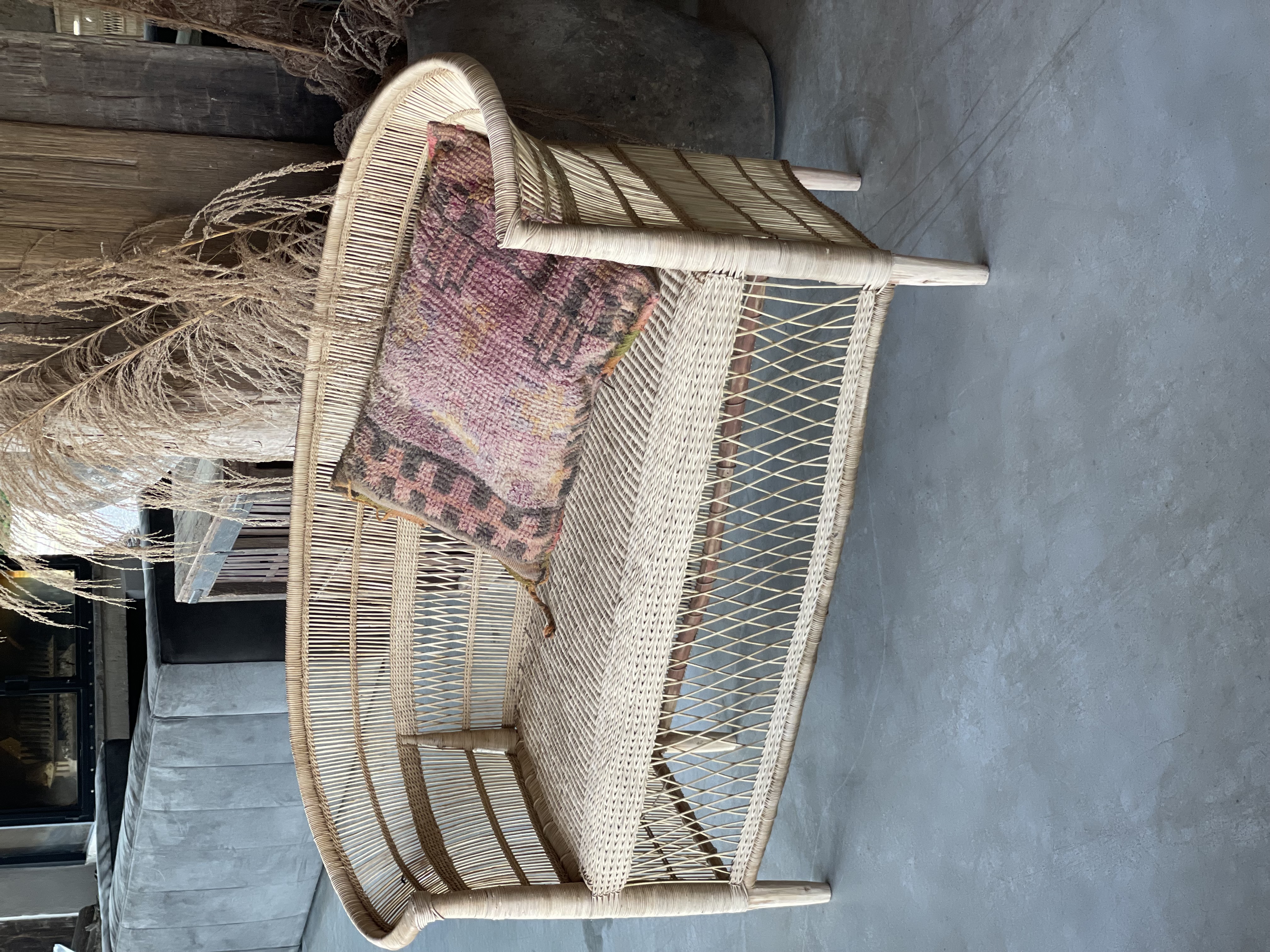 Prachtige naturel rotan rieten bank bankje stoel Malawi cane love Seat chair fauteuil lounge natural landelijk sober Ibiza
