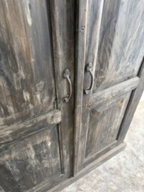Oud houten dichte kast dicht kastje 2deurs halkastje legplanken vergrijsd origineel oudje landelijk stoer sober