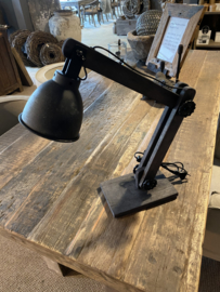 Industrieel metalen metaal vergrijsd hout houten zinken zink lampje buro sunburn grijs antraciet mat zwart old look bed leeslampje tafellamp tafellampje landelijk grijs stoer metaal