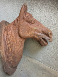 Gietijzeren paard muur wand bevestiging horse pony roest metaal ijzeren