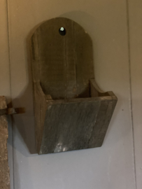 Vergrijsd houten wandrekje bakje wand landelijk stoer toiletrolhouder