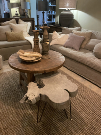 Hele stoere robuuste ronde grof houten salontafel bijzettafel rond hout nerf stoer landelijk