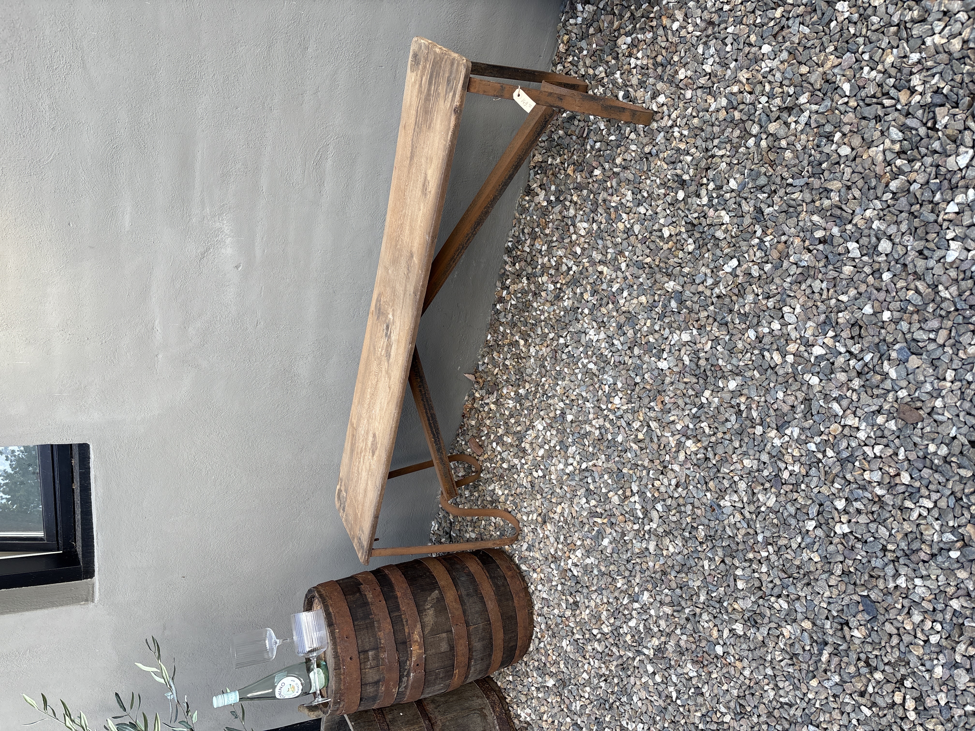 Oud houten bank bankje industrieel  140 cm ijzeren onderstel metaal vintage landelijk stoer vintage