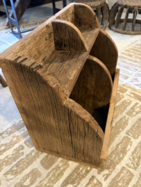 Oud vergrijsd houten gruttersbak vakkenbak keukendisplay truckwood Railway keukenrek grutterskast grutterskastje wandrek stoer landelijk vakkenbak kastje keukenkastje stoer schap rek hout SEP