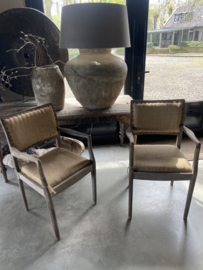 Prachtige oude vergrijsd houten stoel stoelen met jute stoffen zitting armleuning fauteuil landelijk sober shabby chique