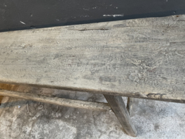 Oude robuuste landelijke vergrijsd houten sidetable wastafel meubel werkbank 219 x 39,5 x H78,5 cm landelijk stoer robuust grof hout